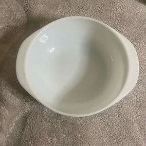 Pyrex true Opal casserole dish. No lid. Great condition.